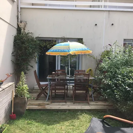 3 Pieces En Rez-de-jardin Avec Vue Sur Marina A Port Guillaume - Fr-1-487-316 *